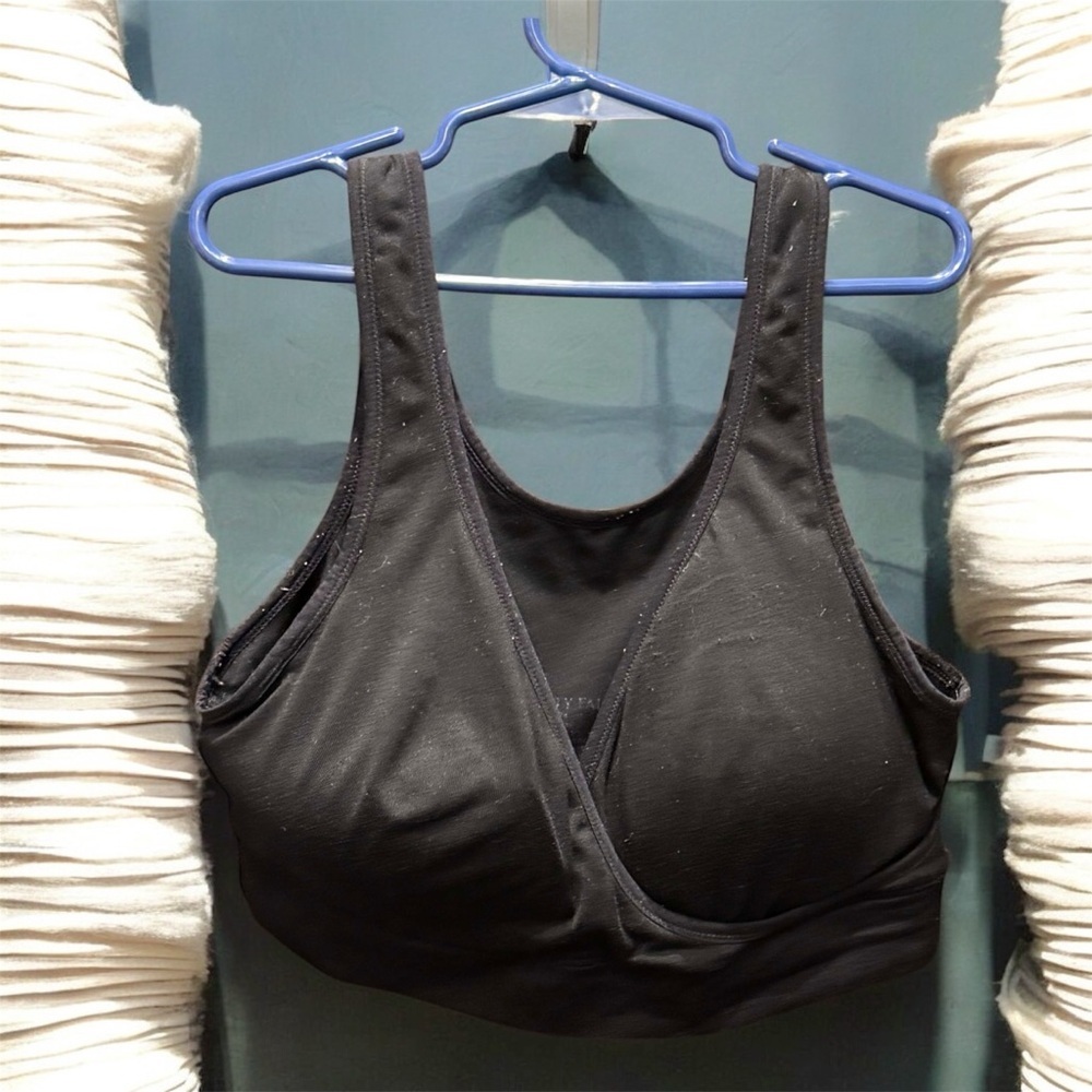Vanity Fair Black Sports Bra MEDIUM with padding that’s removable